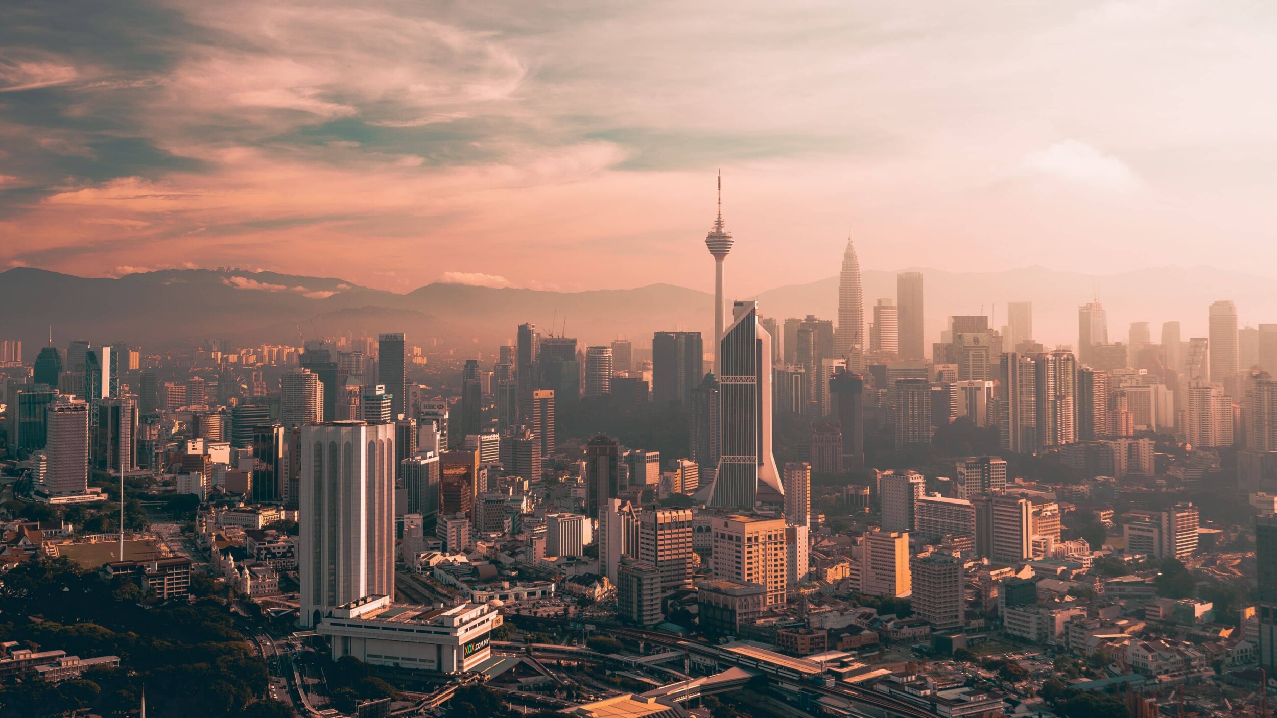 KualaLumpur_meric-dagli-HxJvFZGfSHM-unsplash