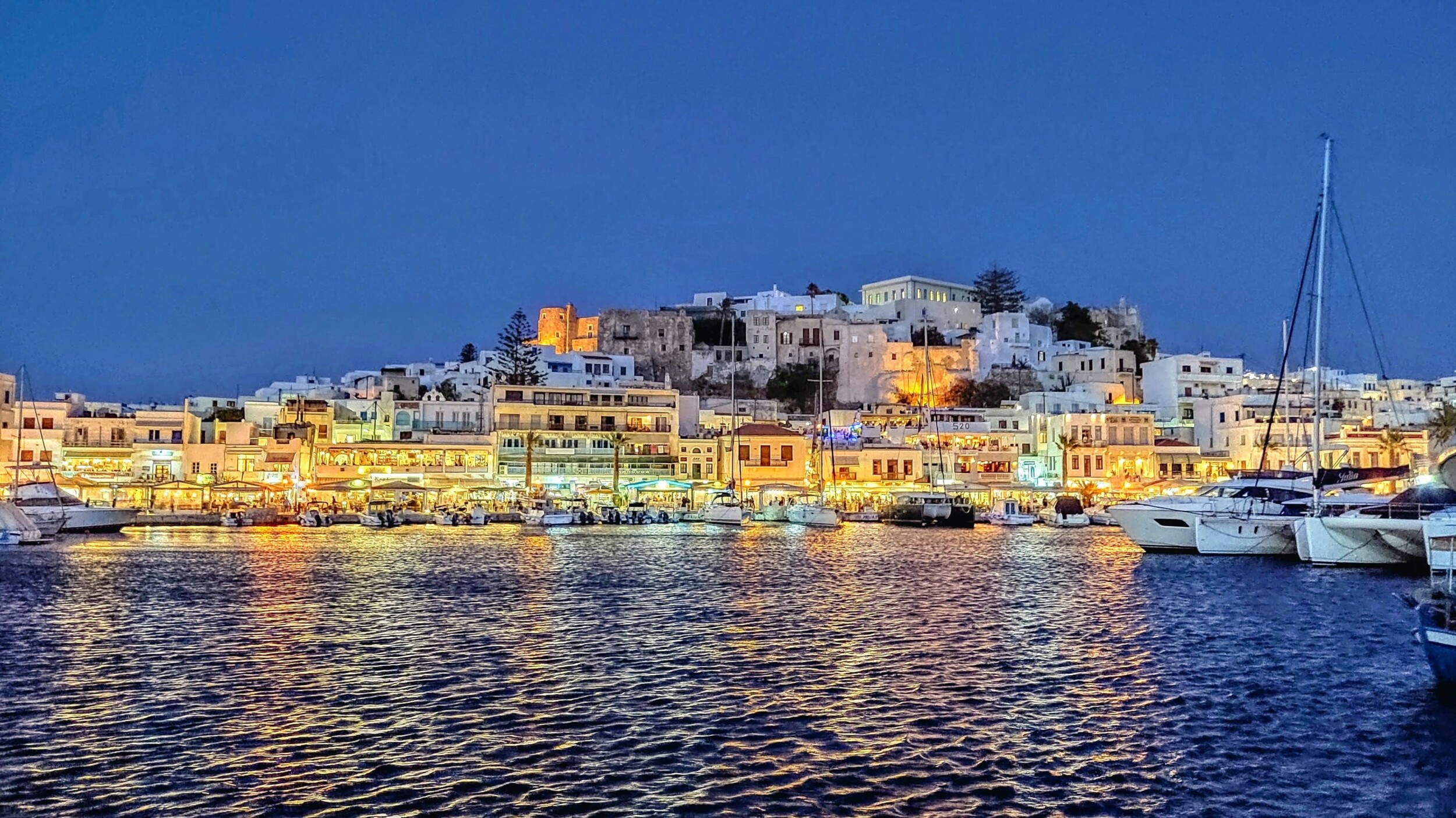 Naxos_Nacht_evangelos-mpikakis-tMOMA15KVio-unsplash