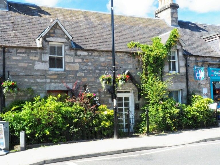 5jhn00qjp_rectangle-768x768-0x0-0x0