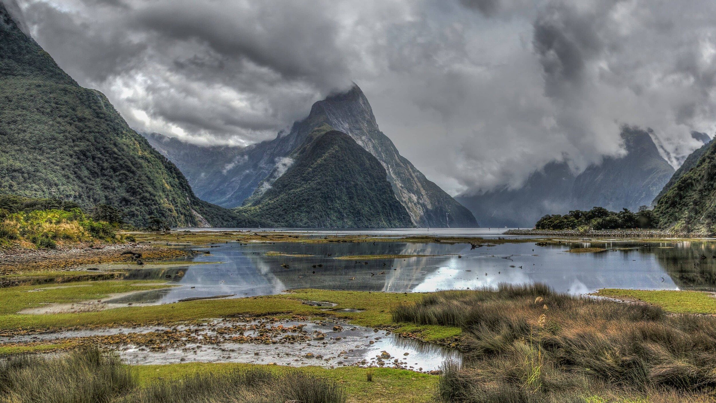 Neuseeland_Mildford_Sound_roberto-saltori-jmwU8EmkFfU-unsplash