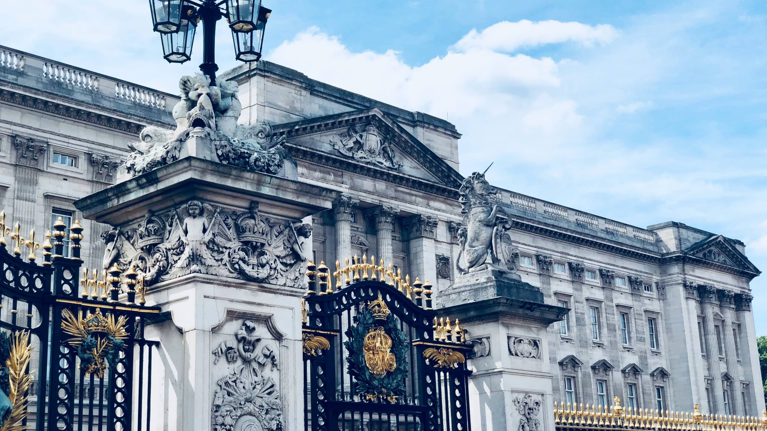 BuckinghamPalace_dan-QGdaXdYj9lA-unsplash