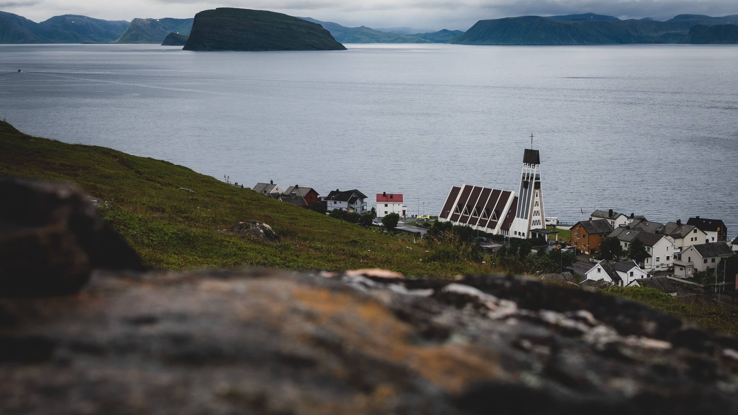Norwegen_Hammerfest_bergkinder-zgoHK3NRZRI-unsplash