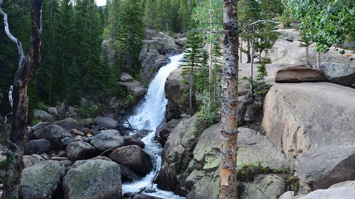 RockyMountains_Alberta_Falls_2