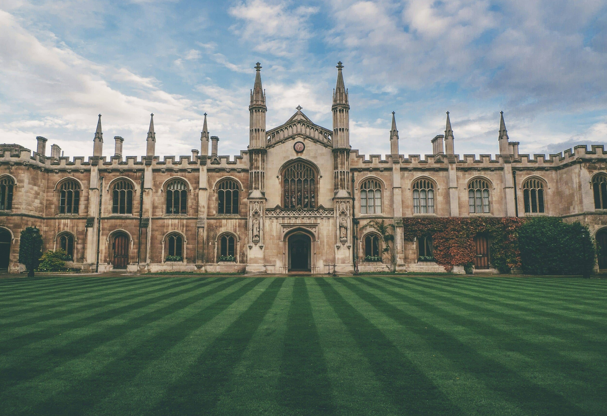 Cambridge_vadim-sherbakov-d6ebY-faOO0-unsplash Cambridge_vadim-sherbakov-d6ebY-faOO0-unsplash