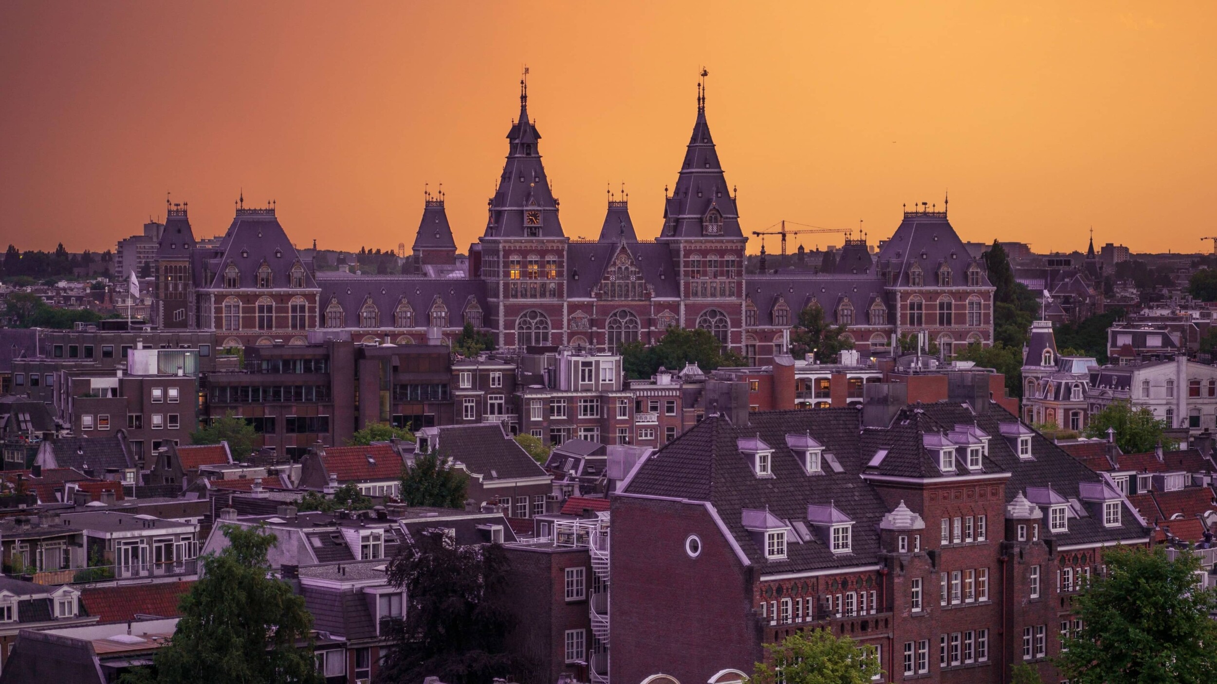 Amsterdam_Rijksmuseum_casper-aprikatis-YeLM-YnpwlA-unsplash
