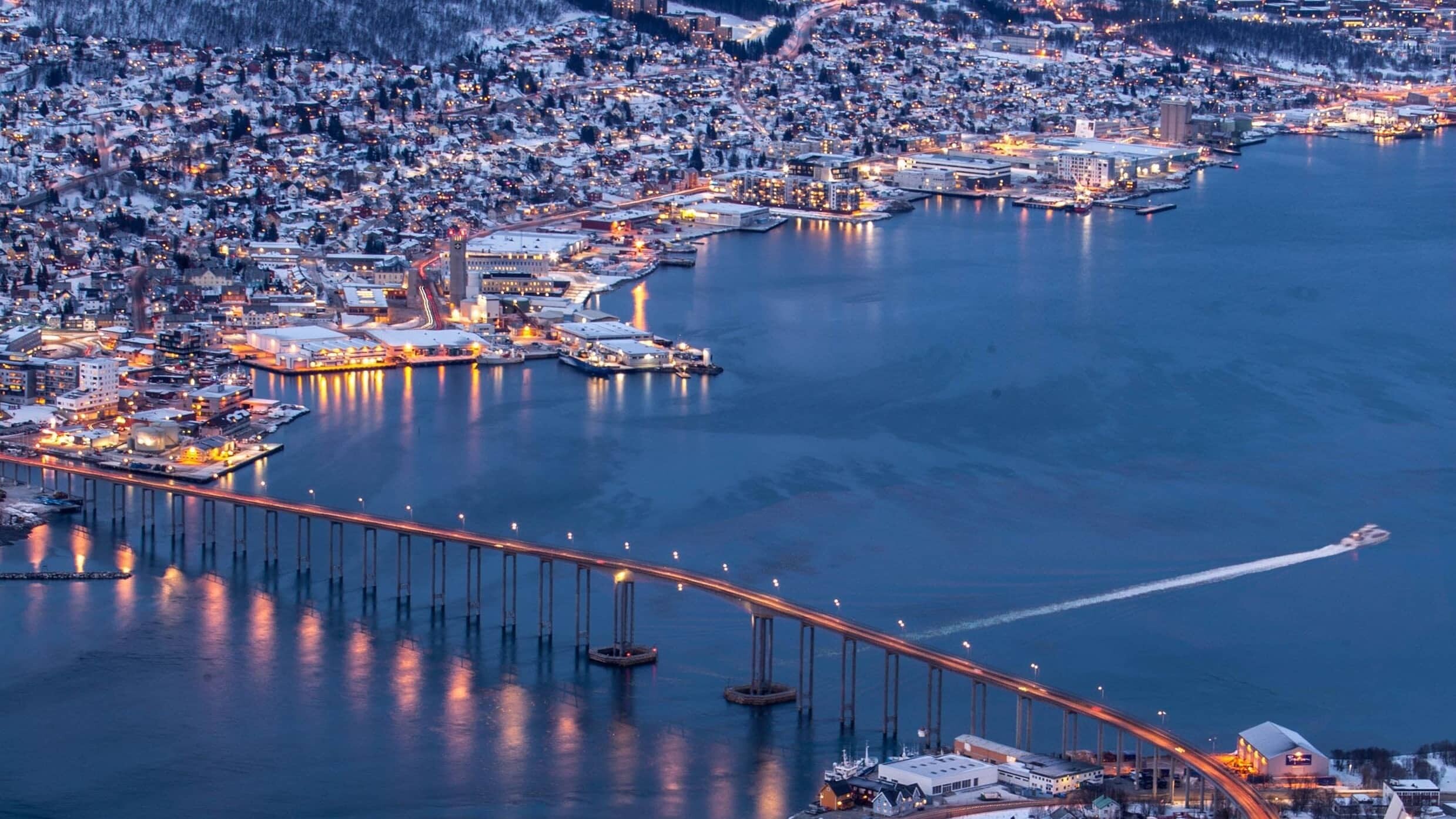 Tromsö_munir-rani-DNMvqJ_kdCQ-unsplash