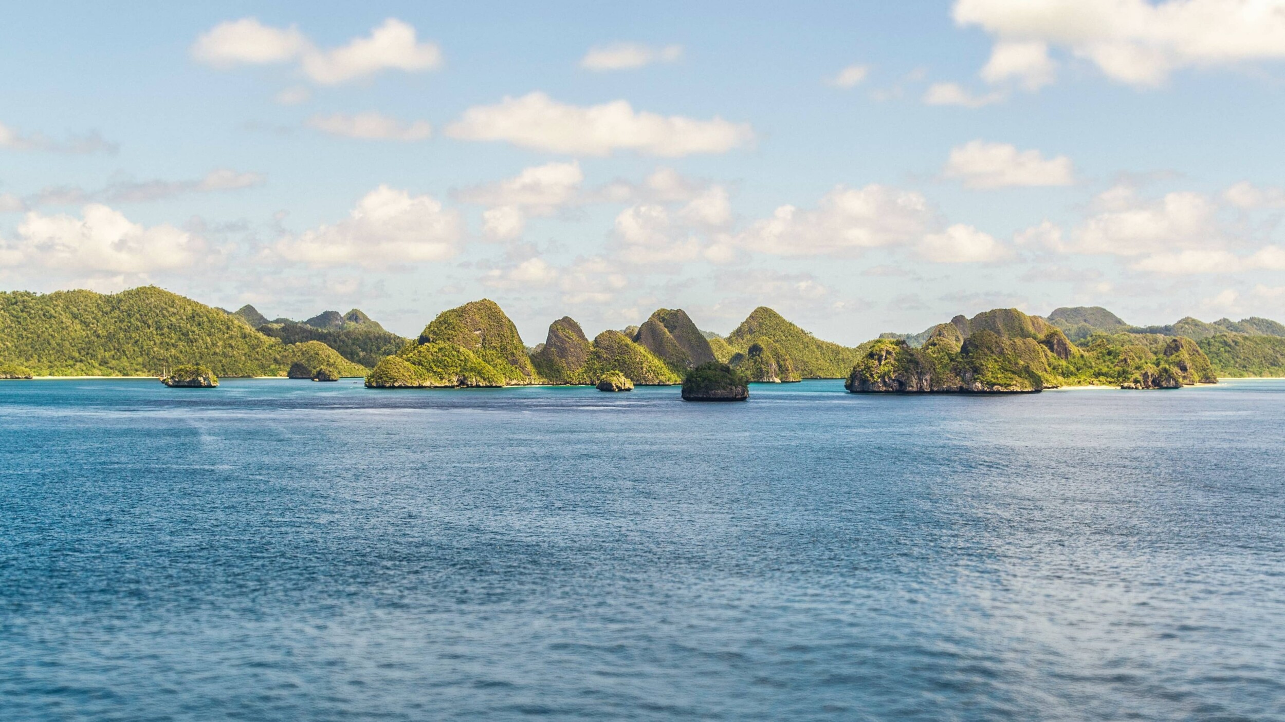 Südsee_Palau_hector-john-periquin-Kq_3waI0Jps-unsplash
