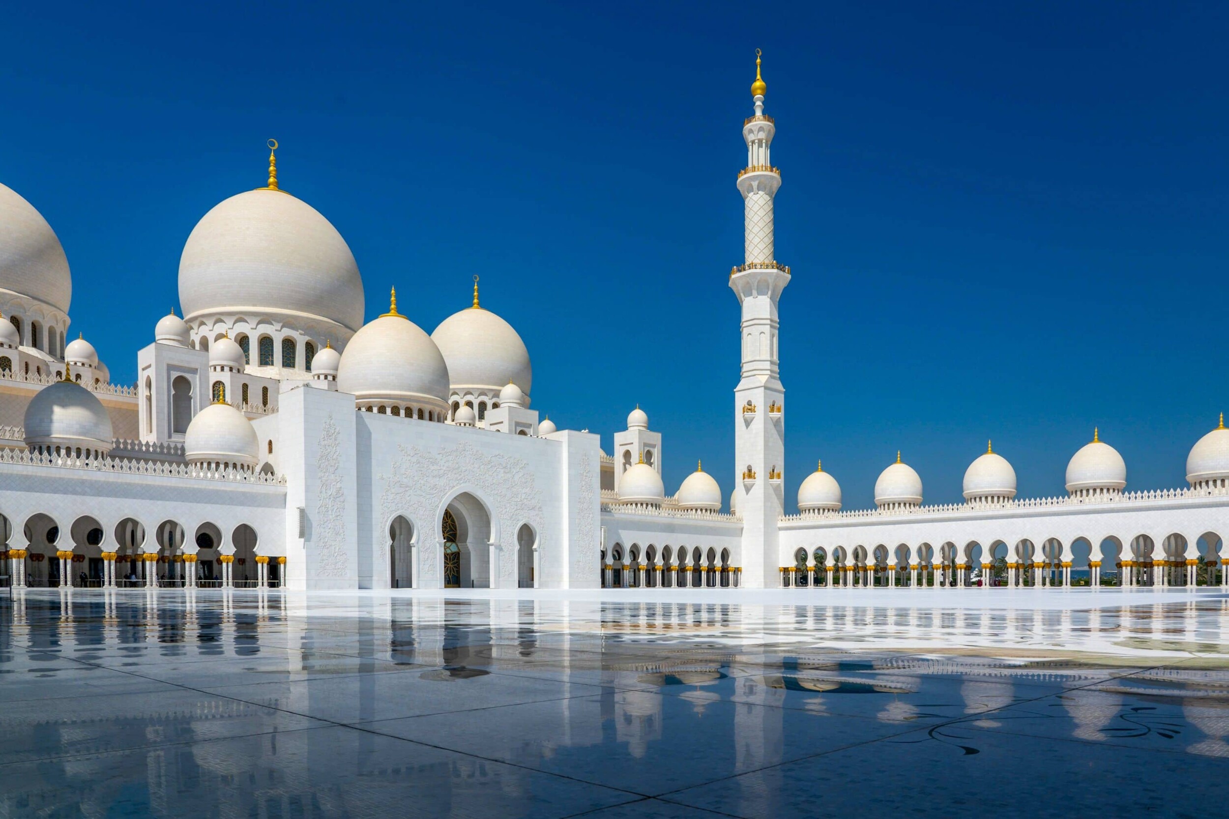 AbuDhabi_Titel_nick-fewings-nGE6oEBeUjE-unsplash