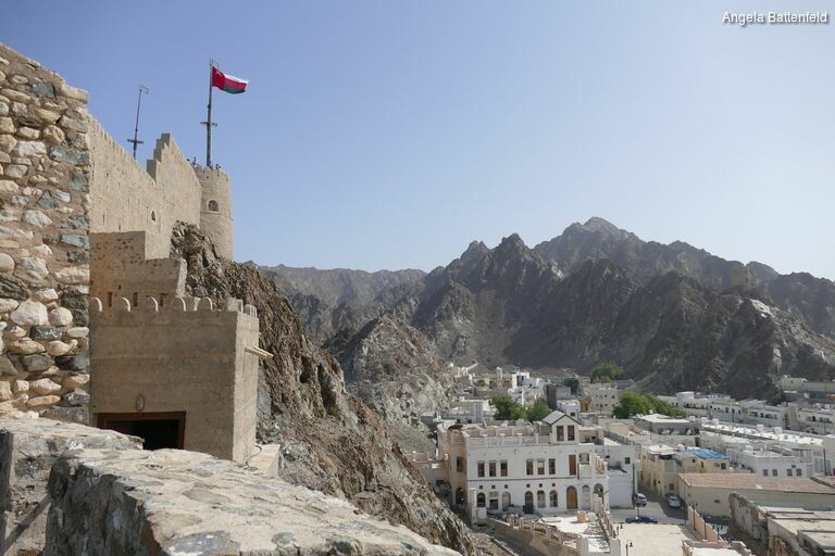 5hrafkngu_rectangle-768x768-0x0-0x0