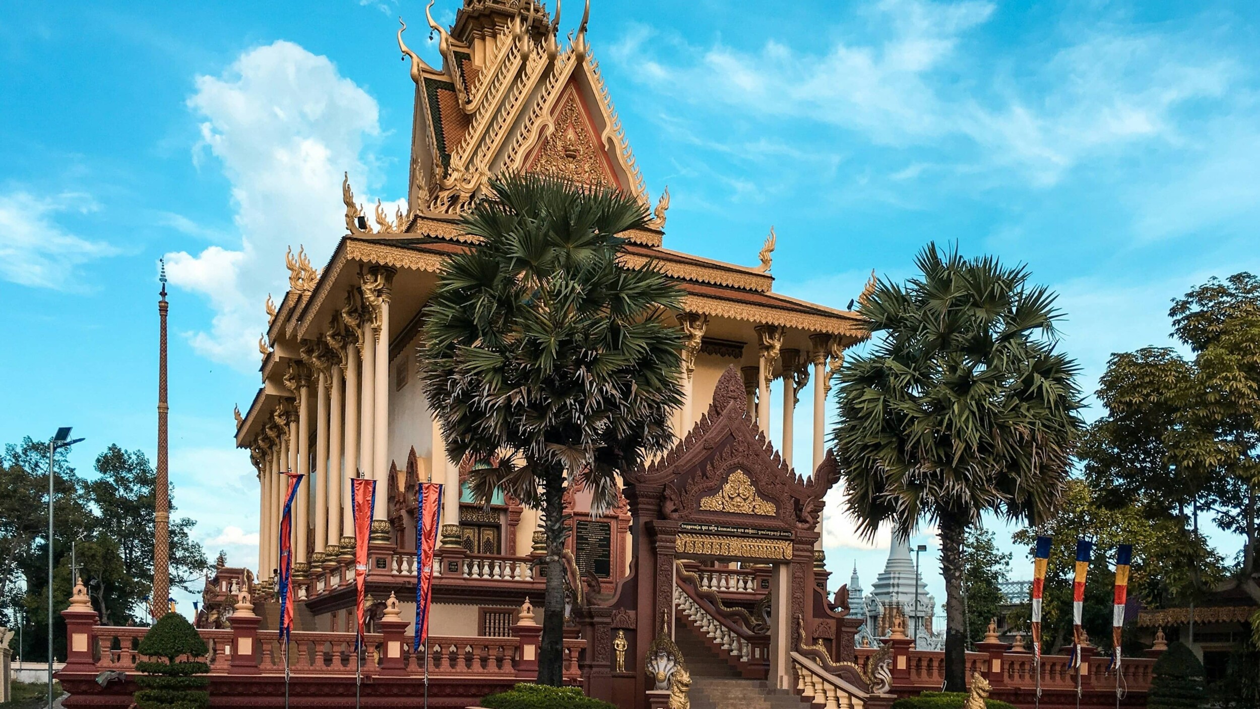PhnomPenh_s-ratanak-UN-xF0ksjFk-unsplash