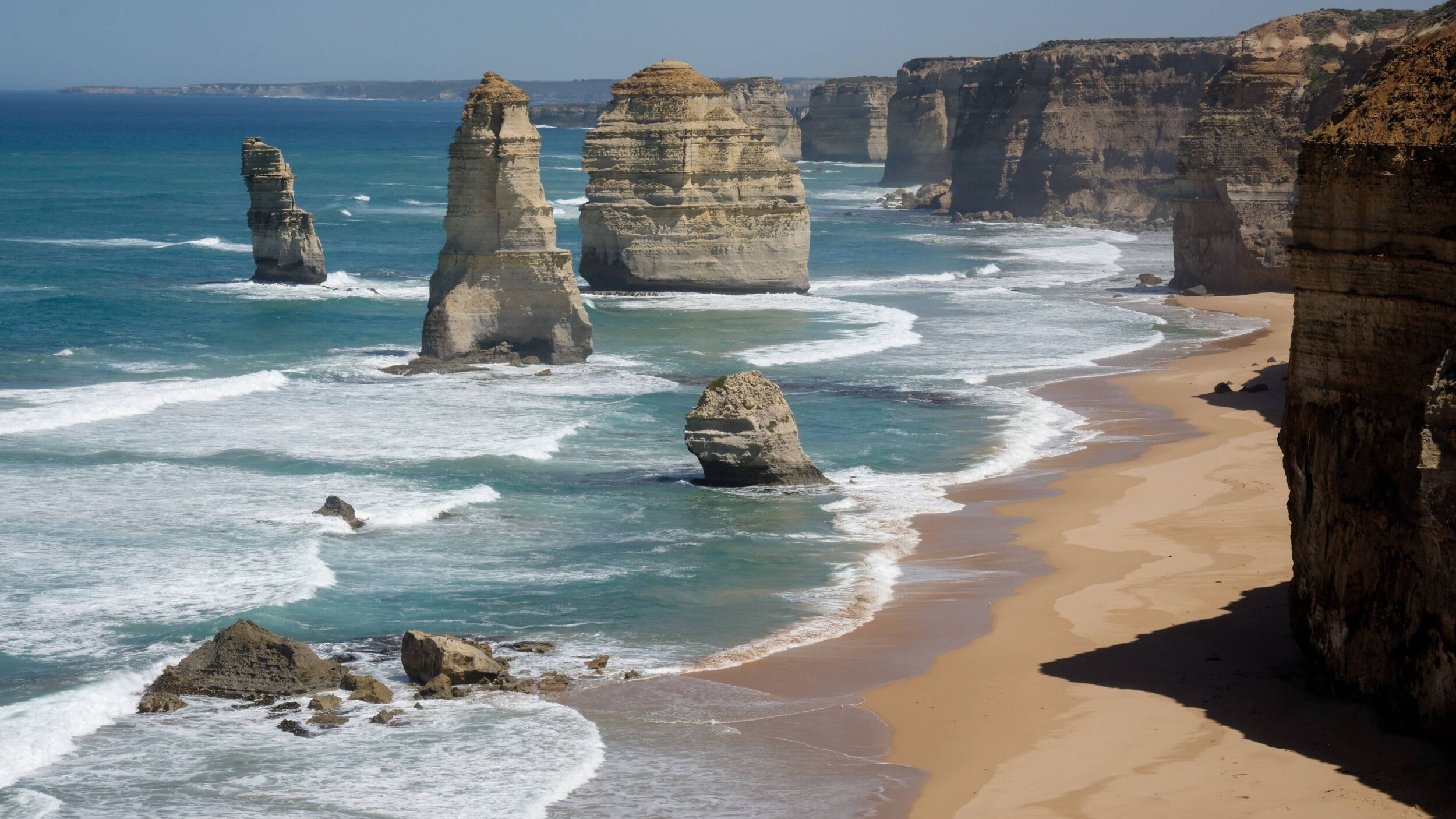 Australien_-_MEL_-_Apostel_-_hugo-kruip-lmwaiYgkv04-unsplash