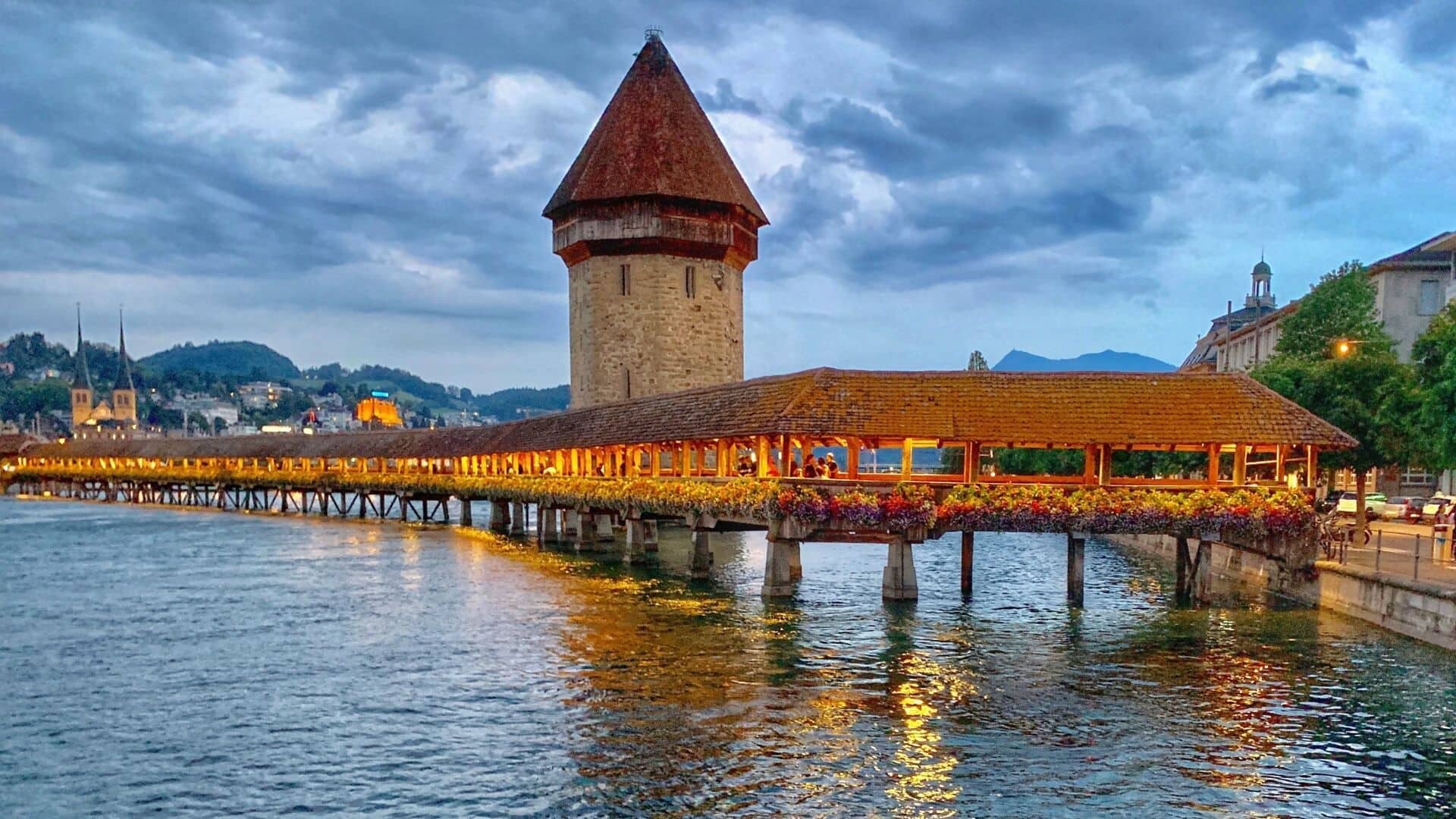 Schweiz_Luzern_mary-appell-1ygcttSDSiY-unsplash