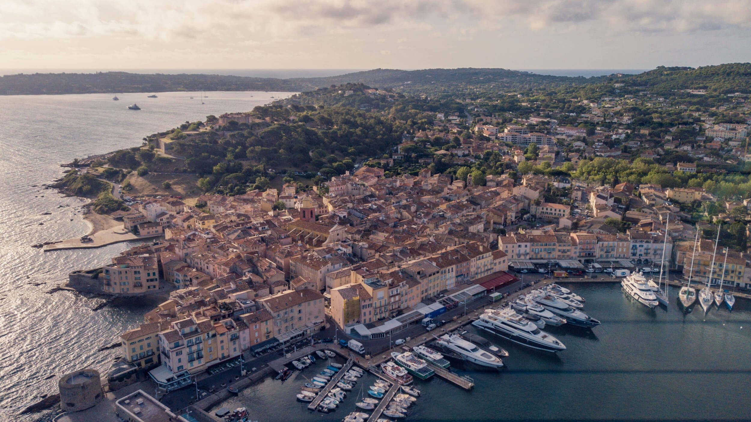 Cannes_valentin-b-kremer-Qn7nEKatmD4-unsplash