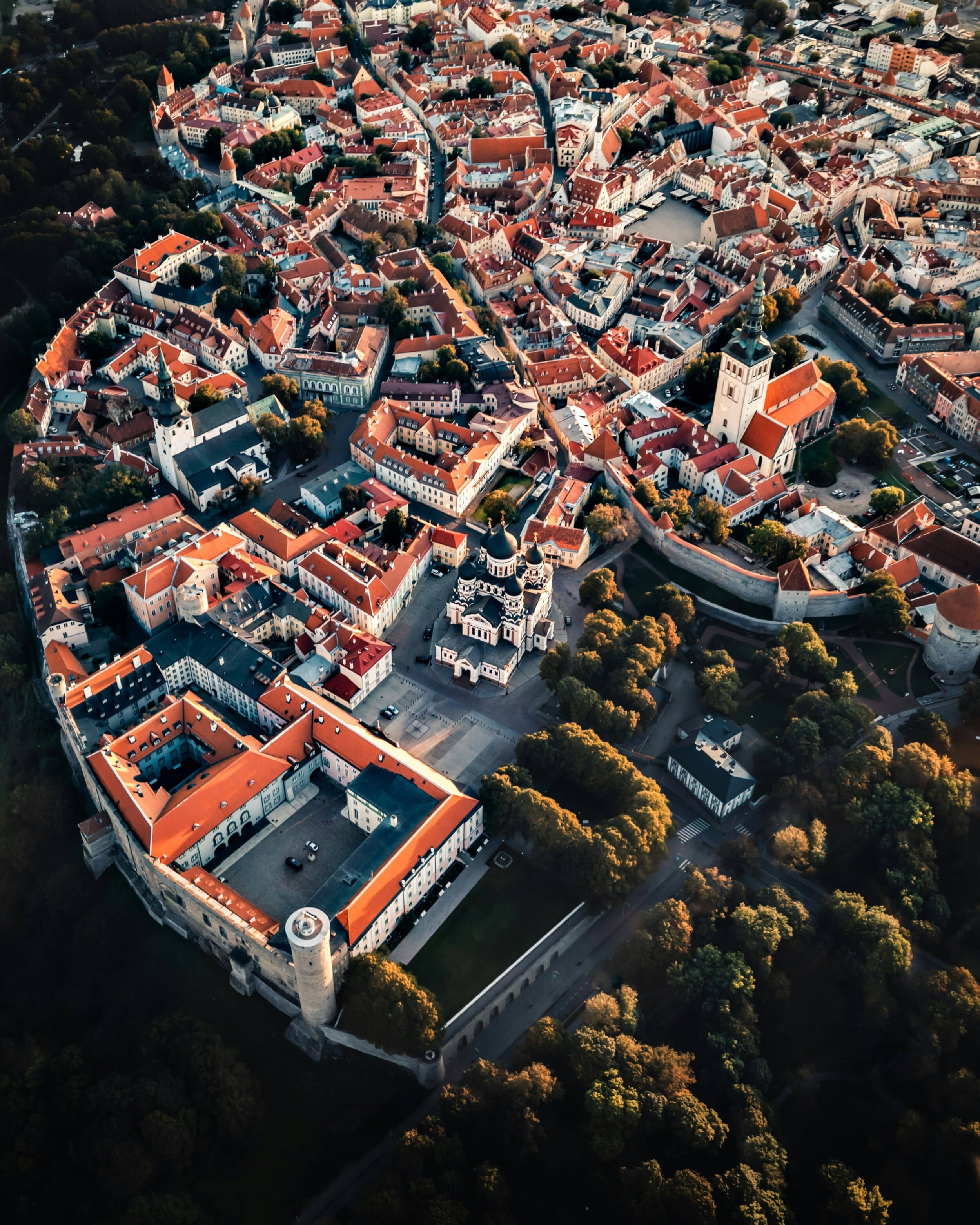 EstlandTallinn_filippo-cesarini-FGuuSZBJvQQ-unsplash