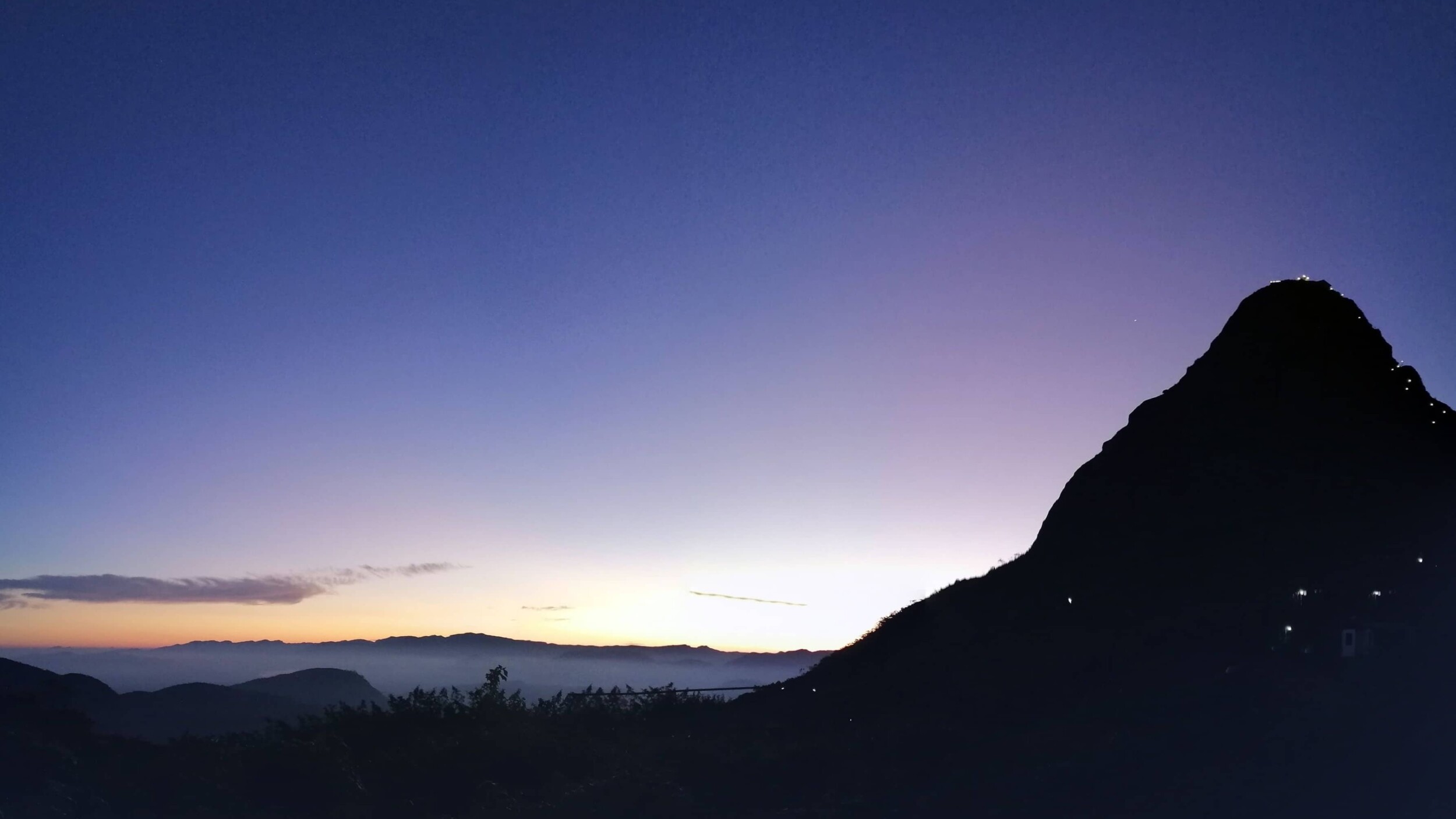 Sri_Lanka_Adams_Peak_unsplash_2