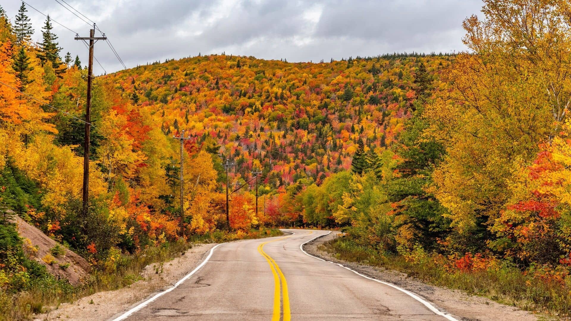 USA-Neuengland_Indian_Summer_thomas-lipke-ZfjTFoMvW54-unsplash_1