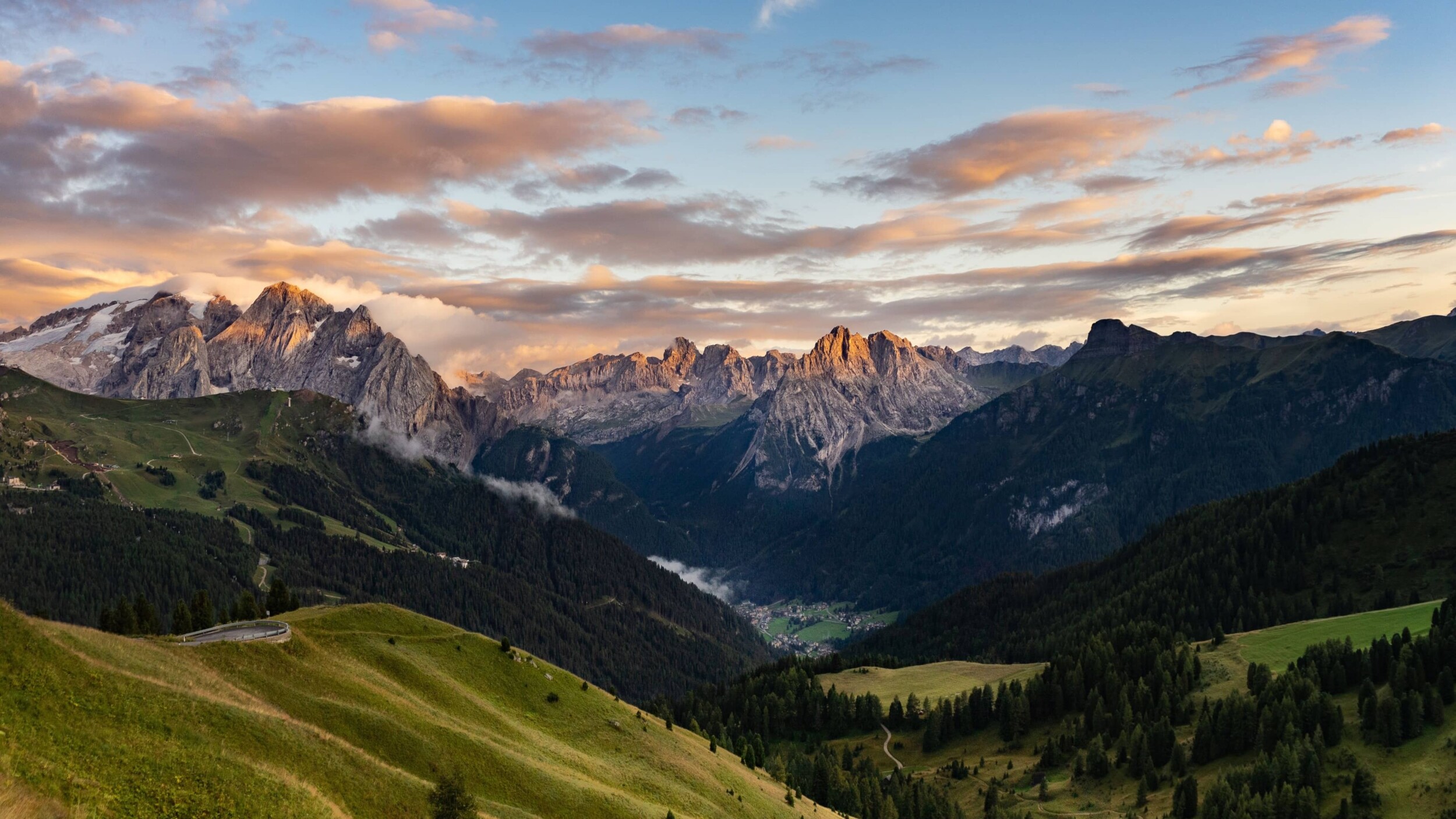 Italien_Südtirol_Ialessandro-pacilio-OULHjWl6ESQ-unsplash