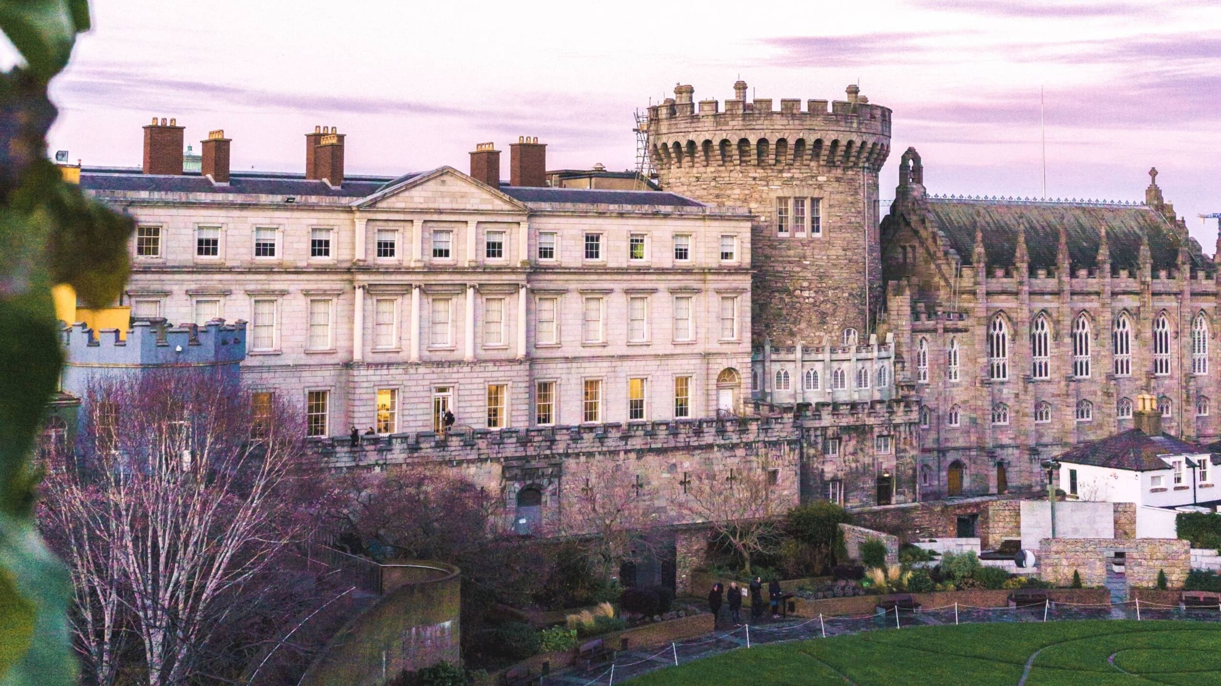 Irland_Dublin_Castle_lisa-fecker-V-B9sHnqeR4-unsplash