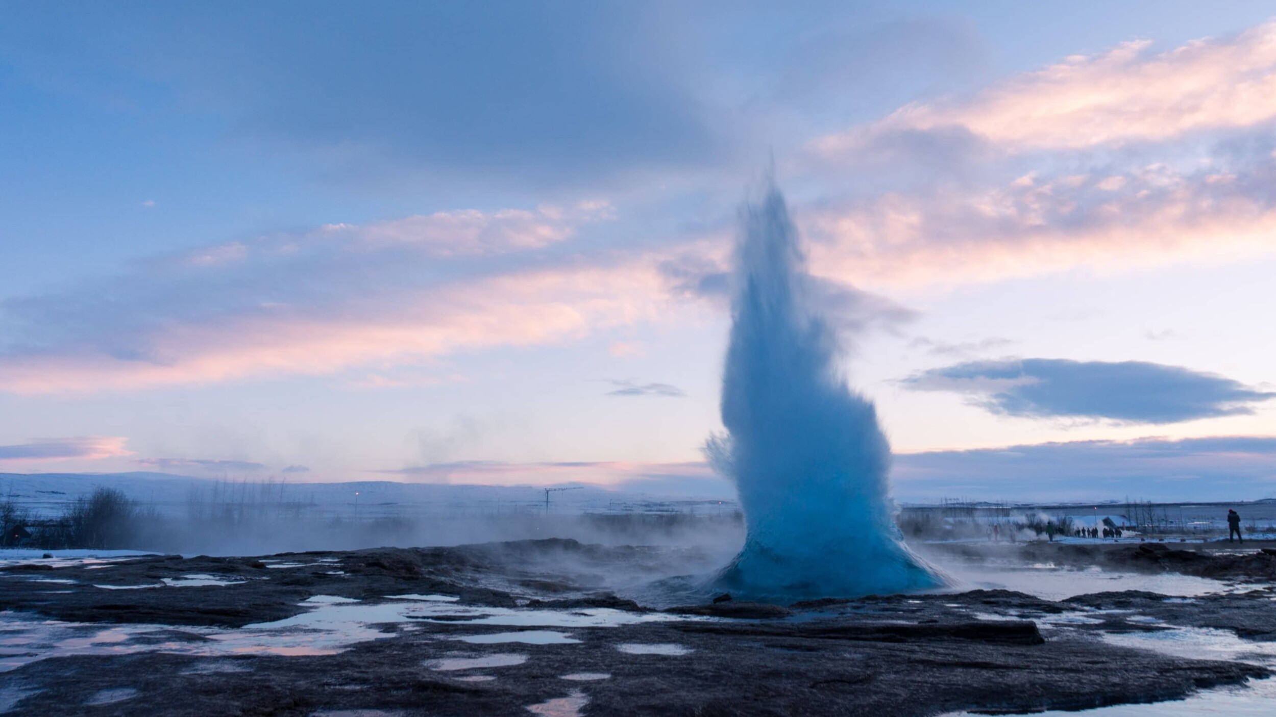 Island_Geysir_unsplash_1