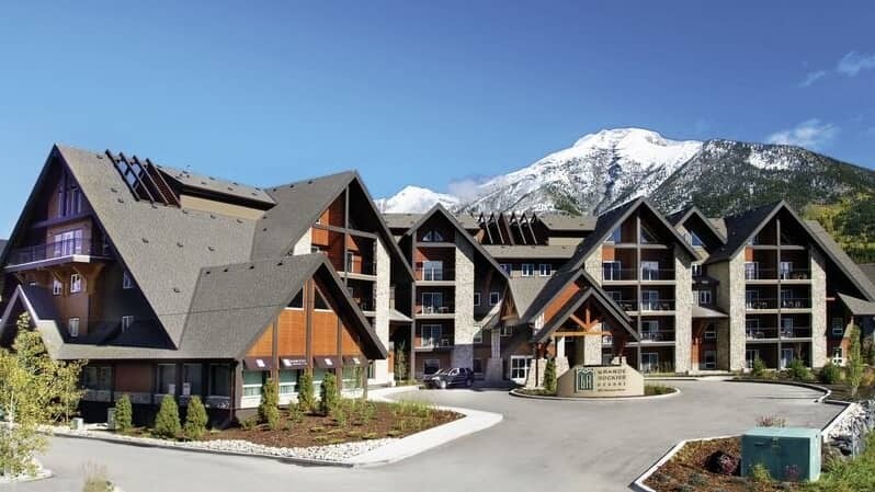 Hotel_Grand_Rockies_Resort