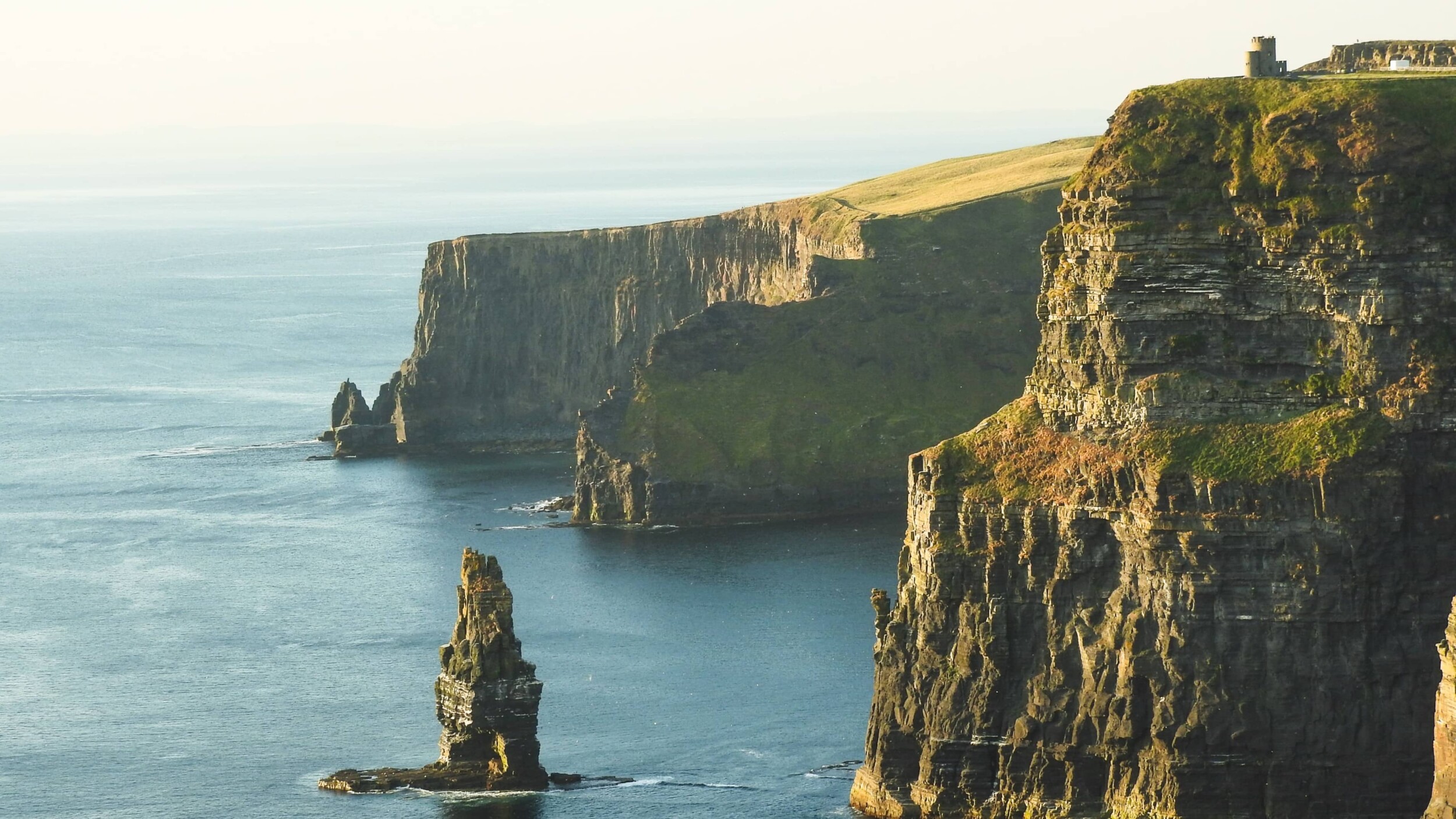 Irland_Cliff_Of_Moherhenrique-craveiro-ezJhm4xrHAM-unsplash
