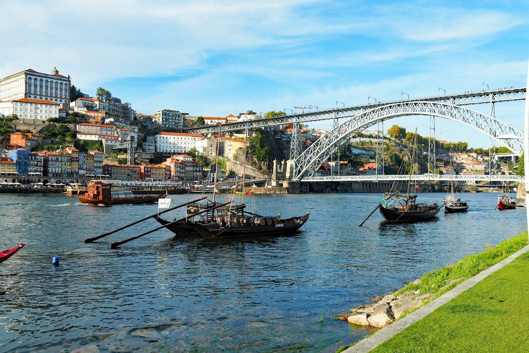 Portugal_Porto_Ribeira_mit_Brücke_72dpi__Privatbild_Frey