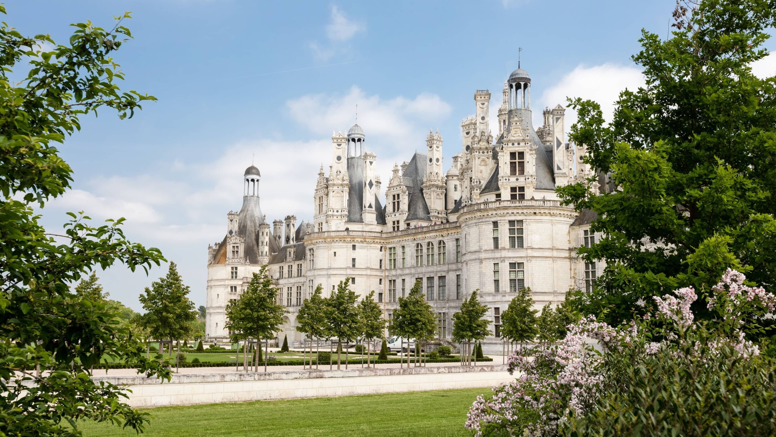 Loire_Schloss_Chambord_dorian-mongel-PuRFKwR4B2o-unsplash