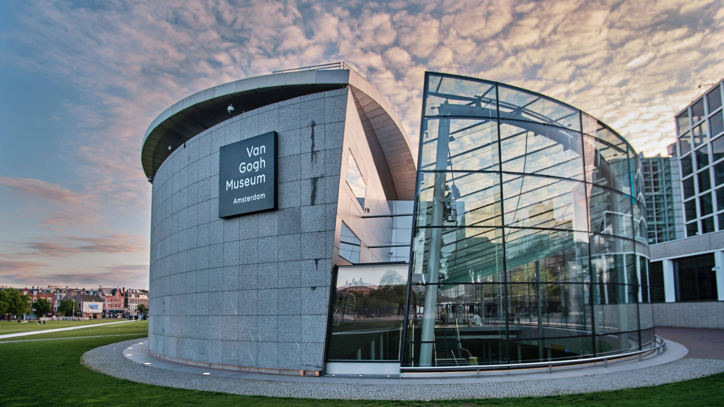 Amsterdam_VanGoghMuseum_frans-ruiter-jfPGunIH_9M-unsplash