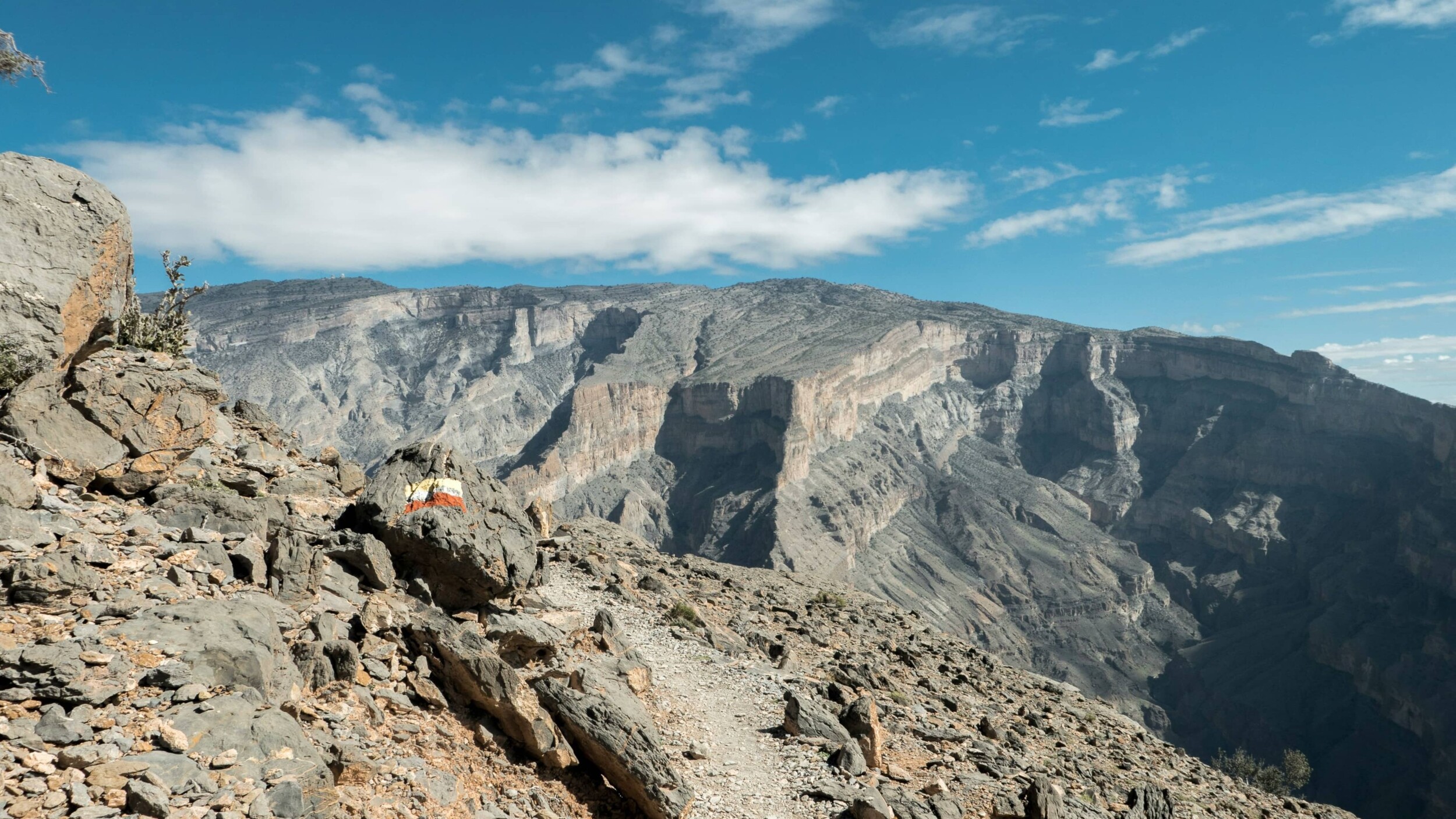Oman_JebelShams_arisa-s-UbcDUeWi-lQ-unsplash