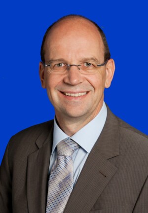 Frey_neu_2013-09_kleiner_neuer_Hintergrund